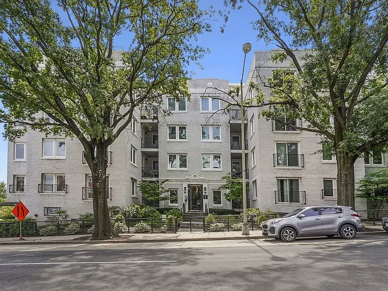 329 Rhode Island Ave NE #404 — Photo 25
