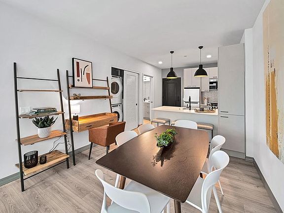 5th image of 2134 N Elston Ave #401