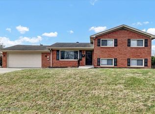 5714 Indian Rock Rd, Louisville, KY 40219