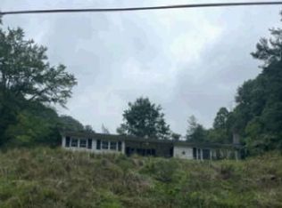 1020 Steep Fork Rd, Grundy, VA 24614