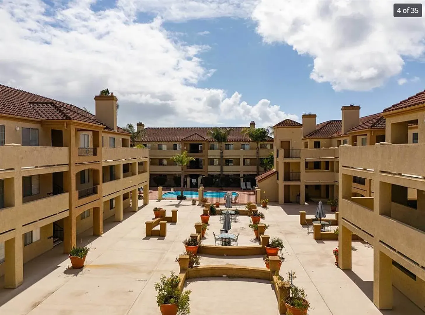 2 Bedroom Condo in Fashion Valley — Photo 1