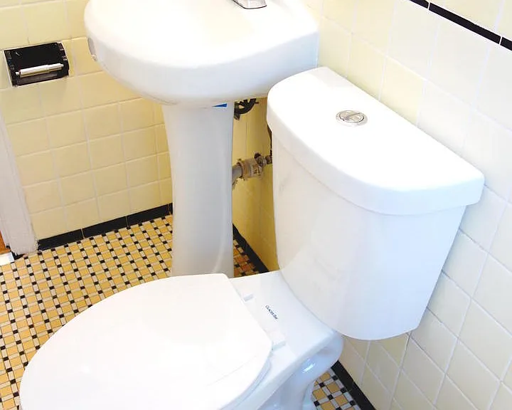 8210 Greenwood Ave — Photo 29