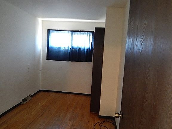 4th image of 21636 Peterson Ave