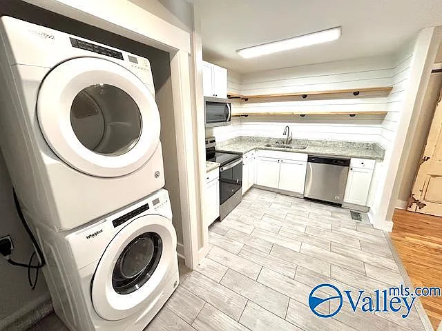 1 bed, 1.0 bath, 970 sqft, $900 — Photo 2
