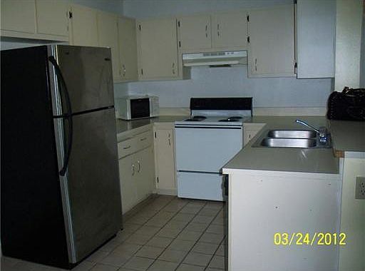 2nd image of 250 Palm Creek #304