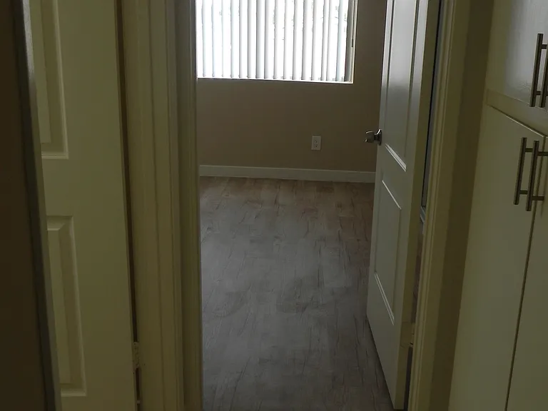 Chapman Villas Apartments — Photo 39