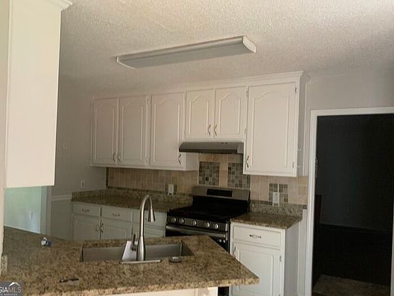 2nd image of 128 Brookhaven Ln