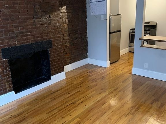 2nd image of 420 E 10th St #B2
