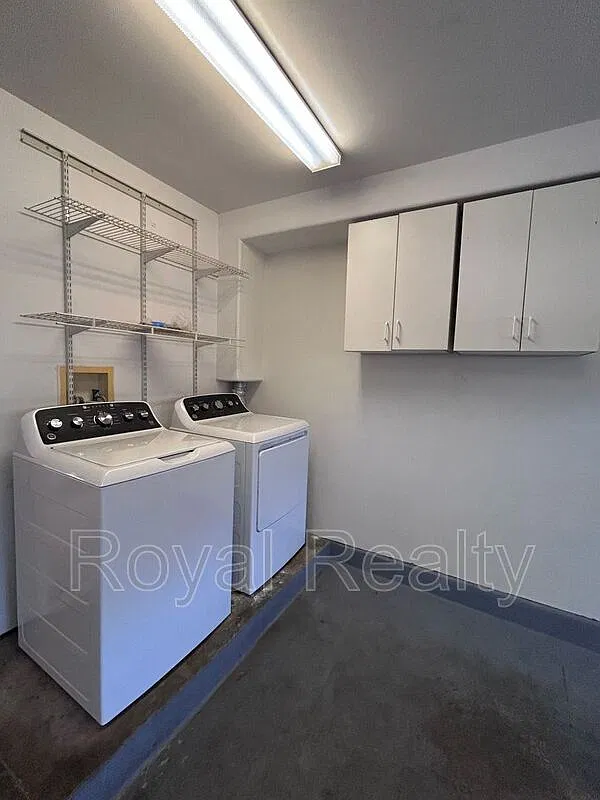 Spinnaker Place — Photo 4