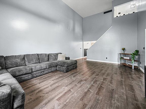 4th image of 2215 Texas St