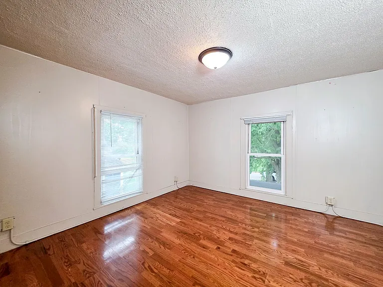 1208 Koenigstein Ave — Photo 12