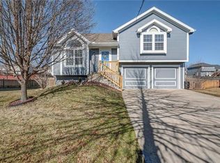 11519 N Laurel Ct, Kansas City, MO 64157