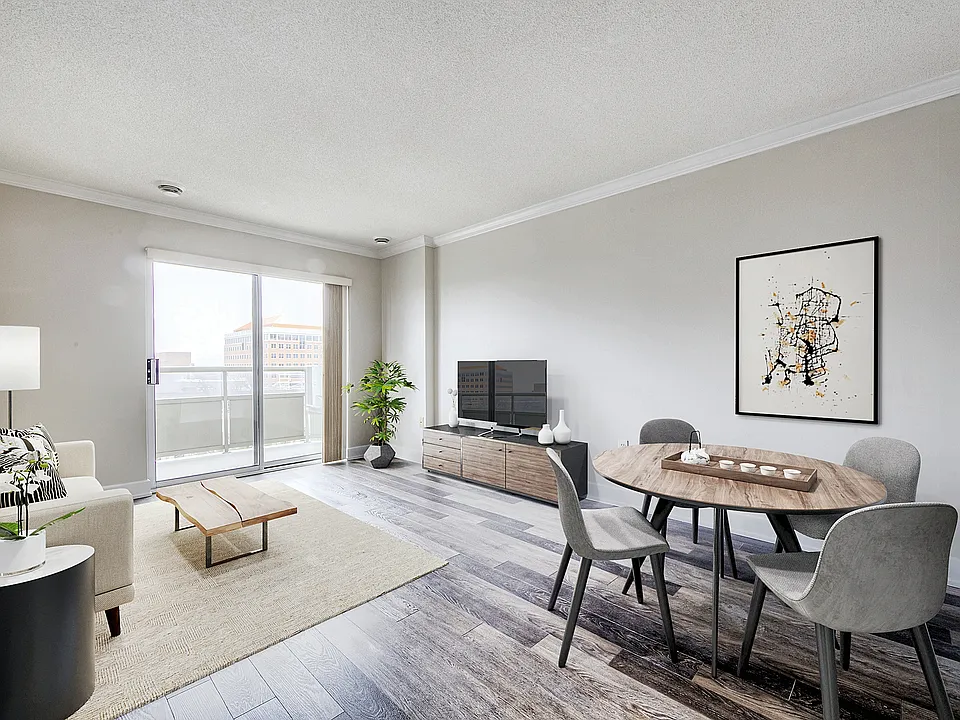 57 Queen St N