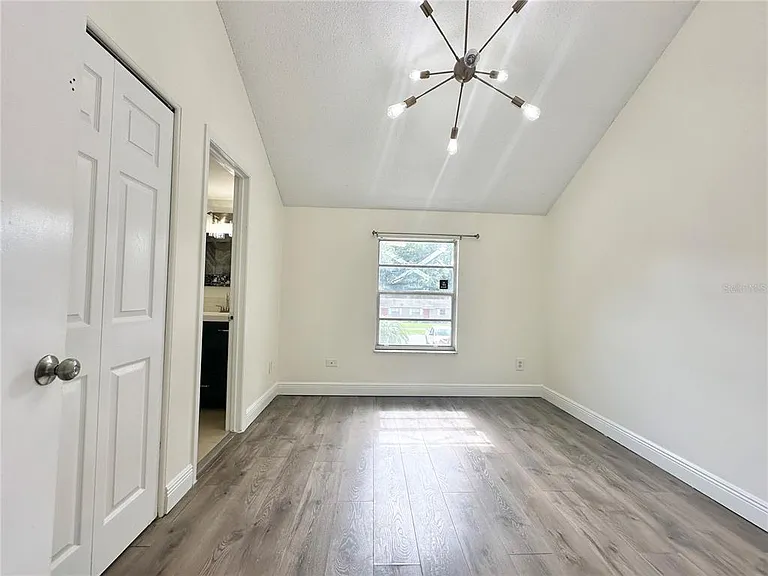 122 S Bulova Dr — Photo 37
