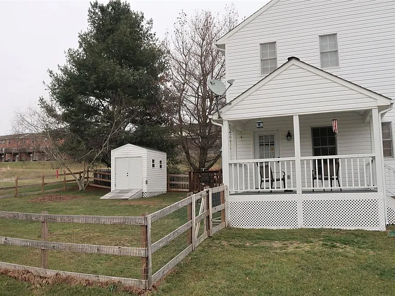 685 Tarrytown Rd — Photo 13