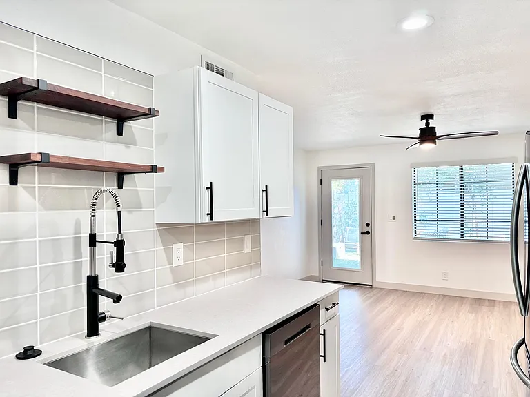 6810 E Avalon Dr #2 — Photo 11