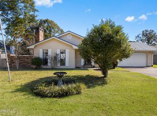 746 Live Oak Dr, Biloxi, MS 39532