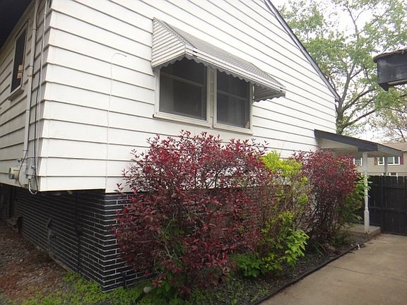 3rd image of 8937 Fairway Dr
