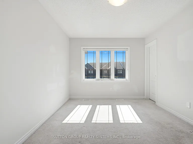 99 Baker St — Photo 25
