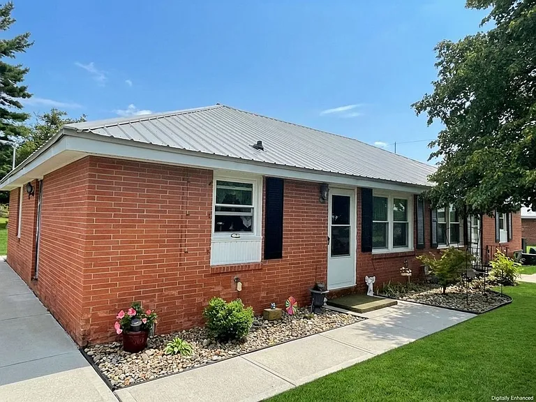 751 Catalina Dr — Photo 6