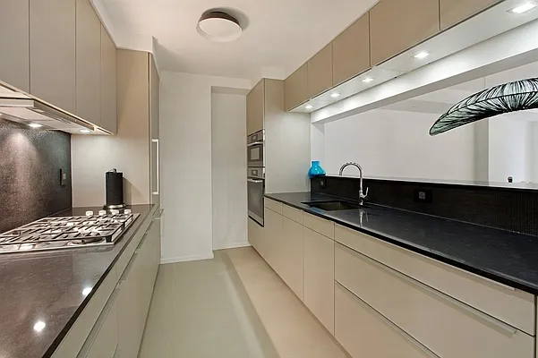 Rented by Oxford Property Group | media 12