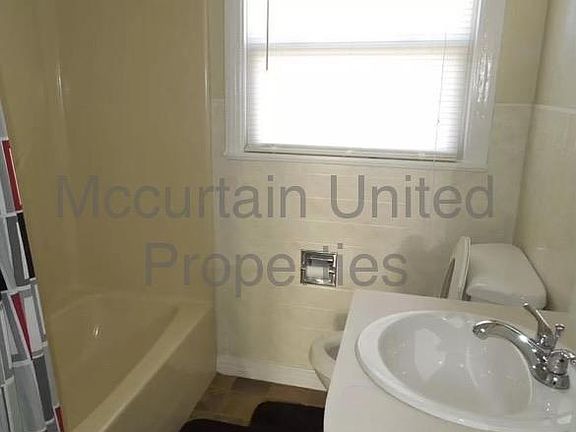 2nd image of 108 SE Avenue J