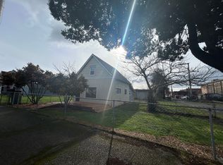 818 K St, Hoquiam, WA 98550