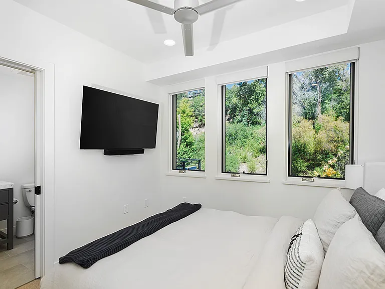 22842 Two Rivers Rd #100 — Photo 14