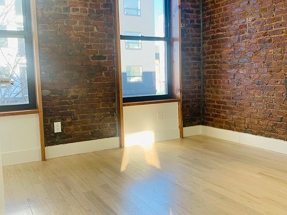 4th image of 556 Evergreen Ave #2F