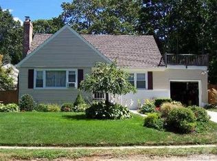 205 Siegel Blvd, Babylon, NY 11702