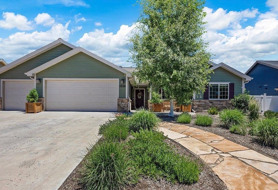 1st image of 3208 Ravens Crest Dr