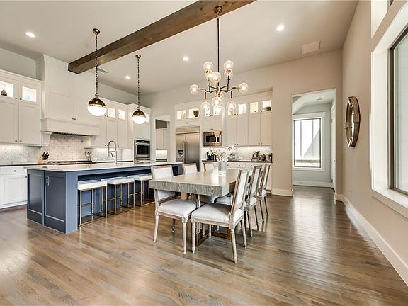 4th image of 7988 Vermillion Ave