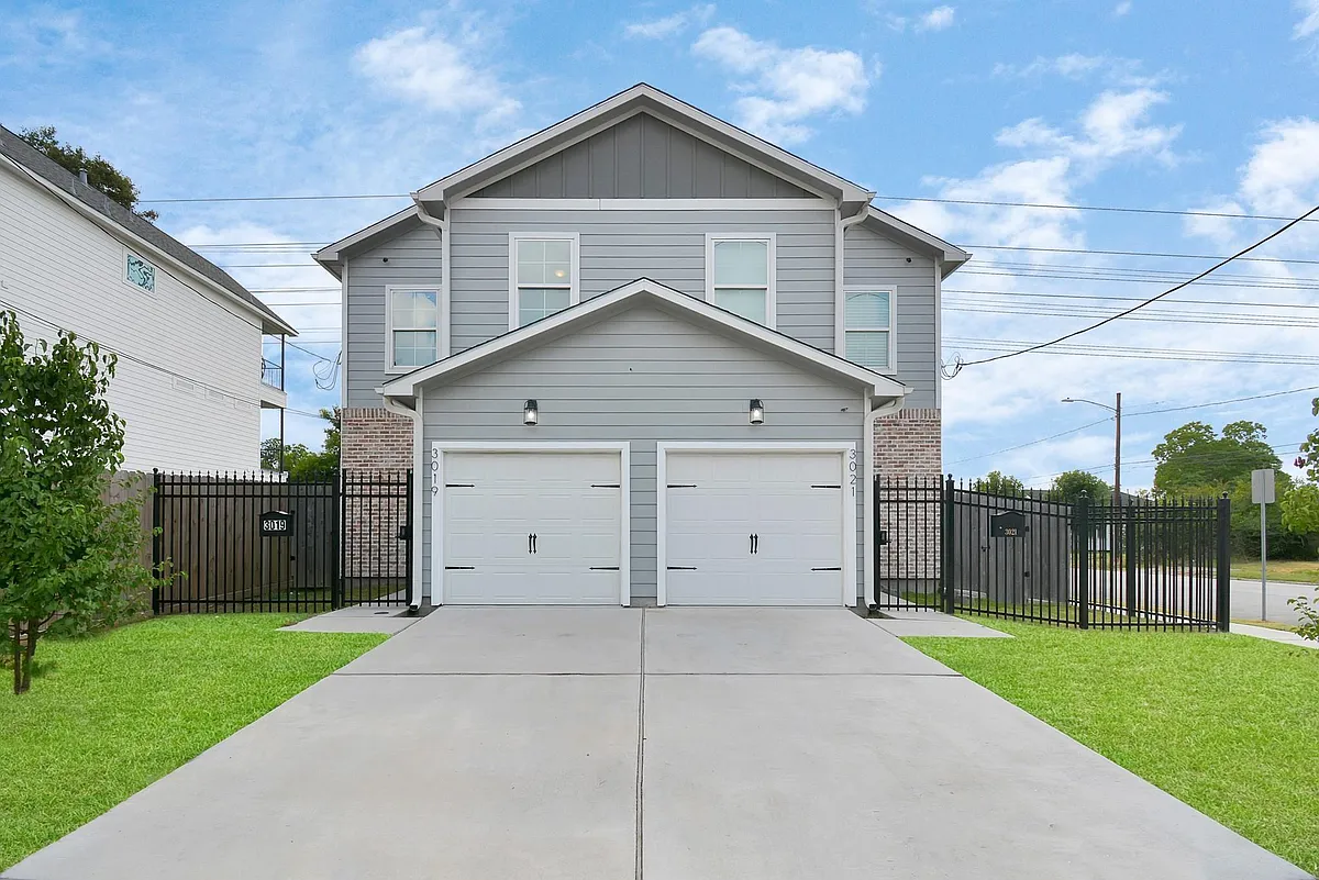 Building Photo - 3019 Elysian St