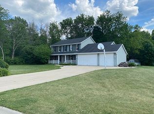 S79W17855 Scenic Dr, Muskego, WI 53150