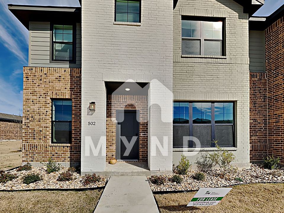 1st image of 502 Willow Xing E