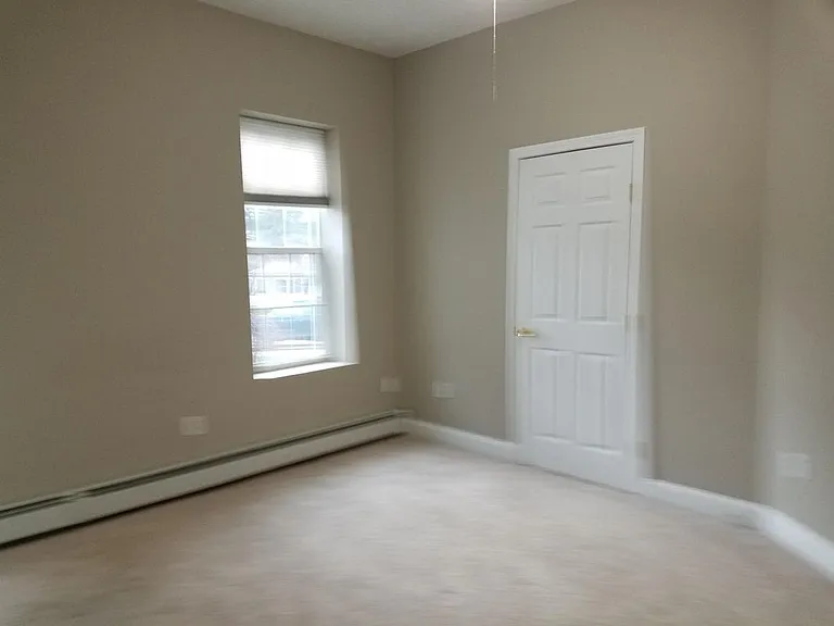 585 Beech St N #1 — Photo 12
