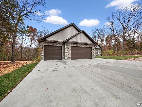 3rd image of 140 Jabin Farm Rd