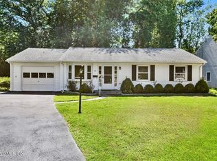 19 Corn Cake Ln, Stamford, CT 06905