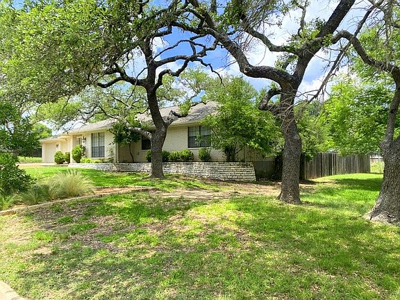 3rd image of 1720 Foothills Dr