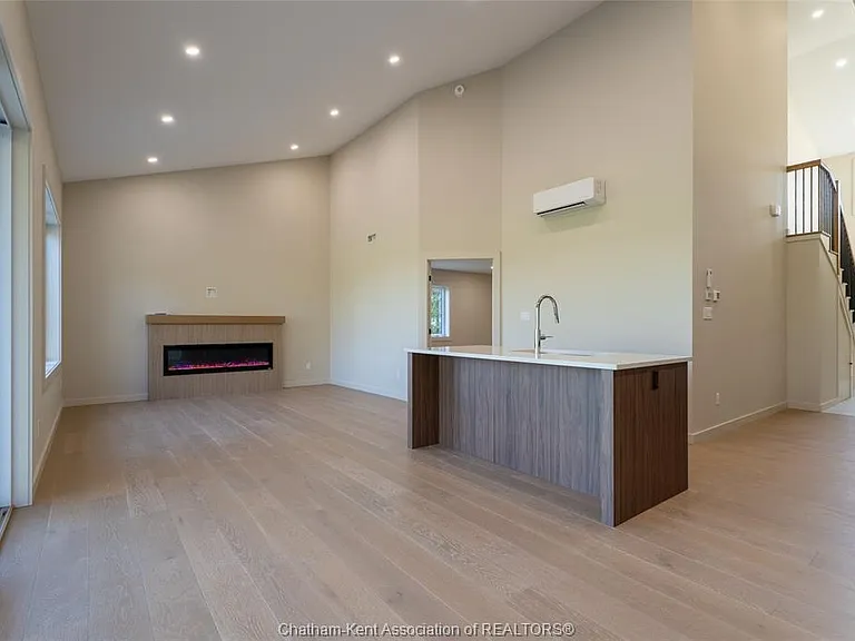 430 Indian Creek Rd W — Photo 25