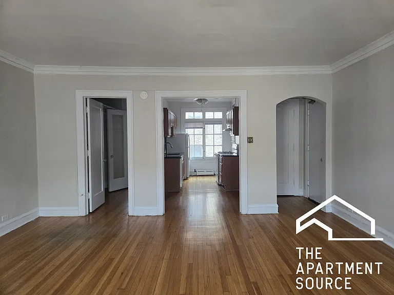 907 Elmwood Ave #D3 — Photo 2