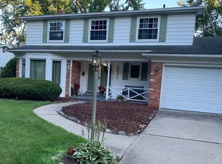 30275 Woodgate Dr, Southfield, MI 48076