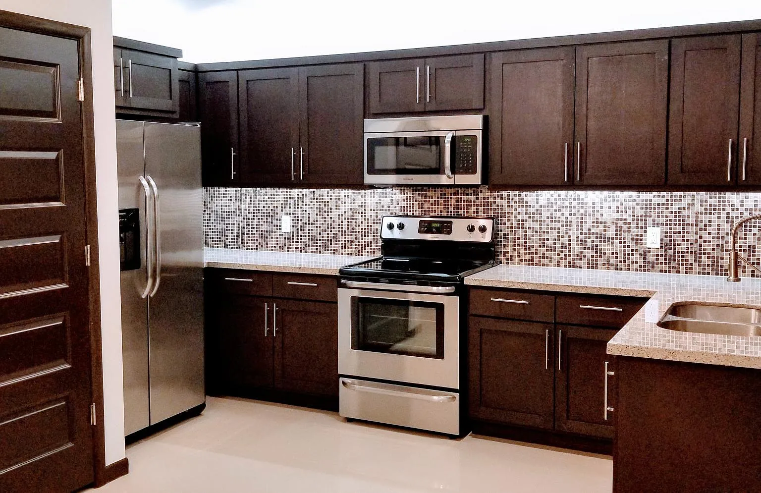 2 bed, 2.5 bath, 1250 sqft, $1,499 — Photo 2