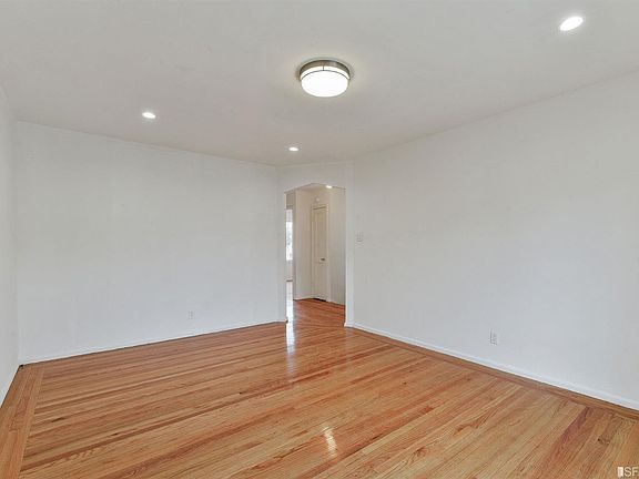 3rd image of 61 Carrizal St