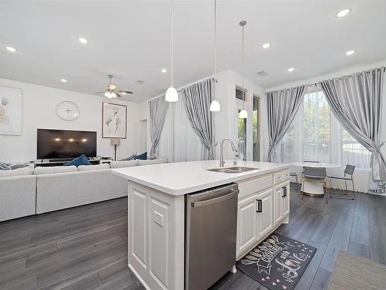 8515 Verona Falls Ct — Photo 14