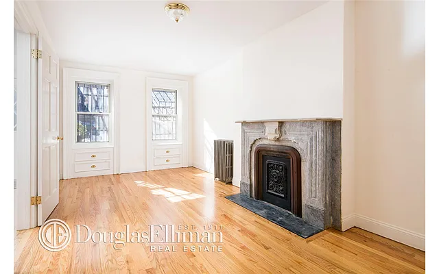 Rented by Douglas Elliman | media 24