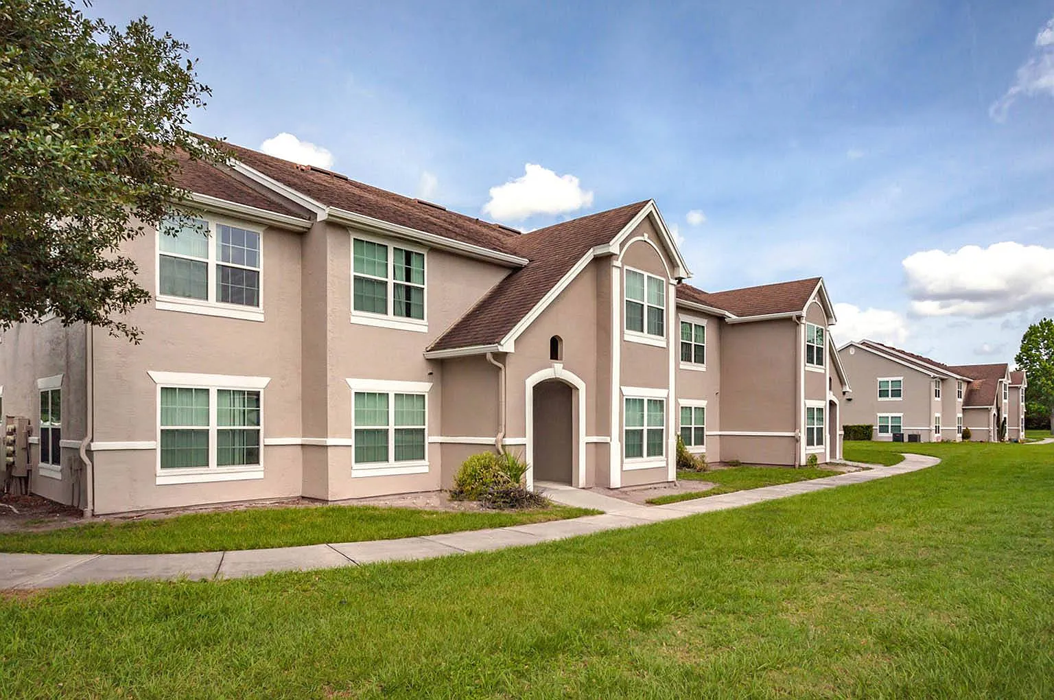 Sawyer Estates — Photo 1