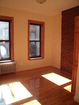Rented by Warren T Real Estate Corp. | media 22