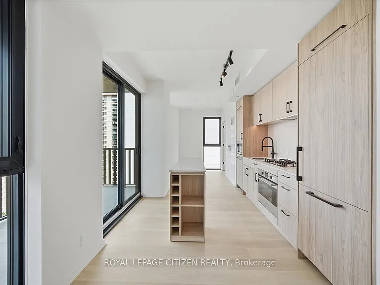 109 Erskine Ave #1602 — Photo 16