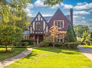 631 Pemberton Rd, Grosse Pointe Park, MI 48230